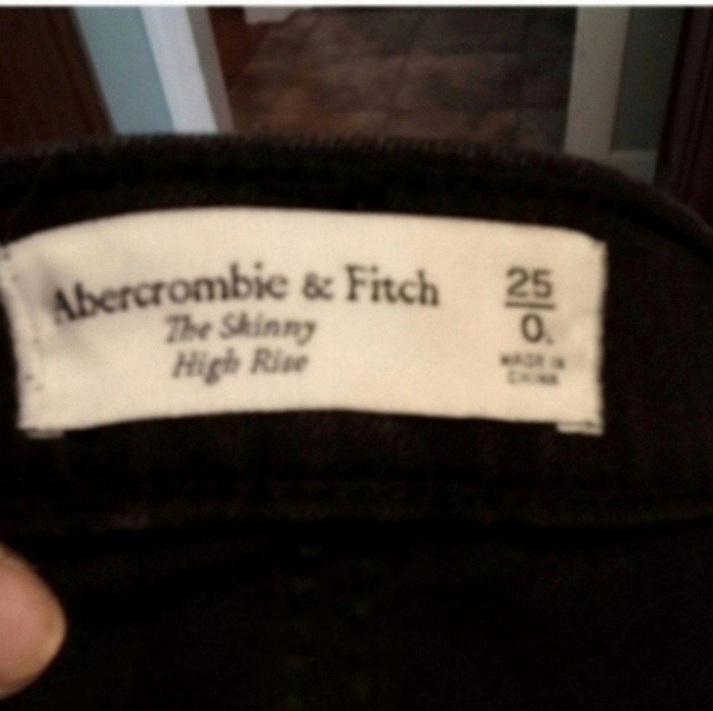 Abercrombie And Fitch The Skinny Hi Rise Jeans Women's 25/0 Black Raw Hem EUC - Picture 2 of 5